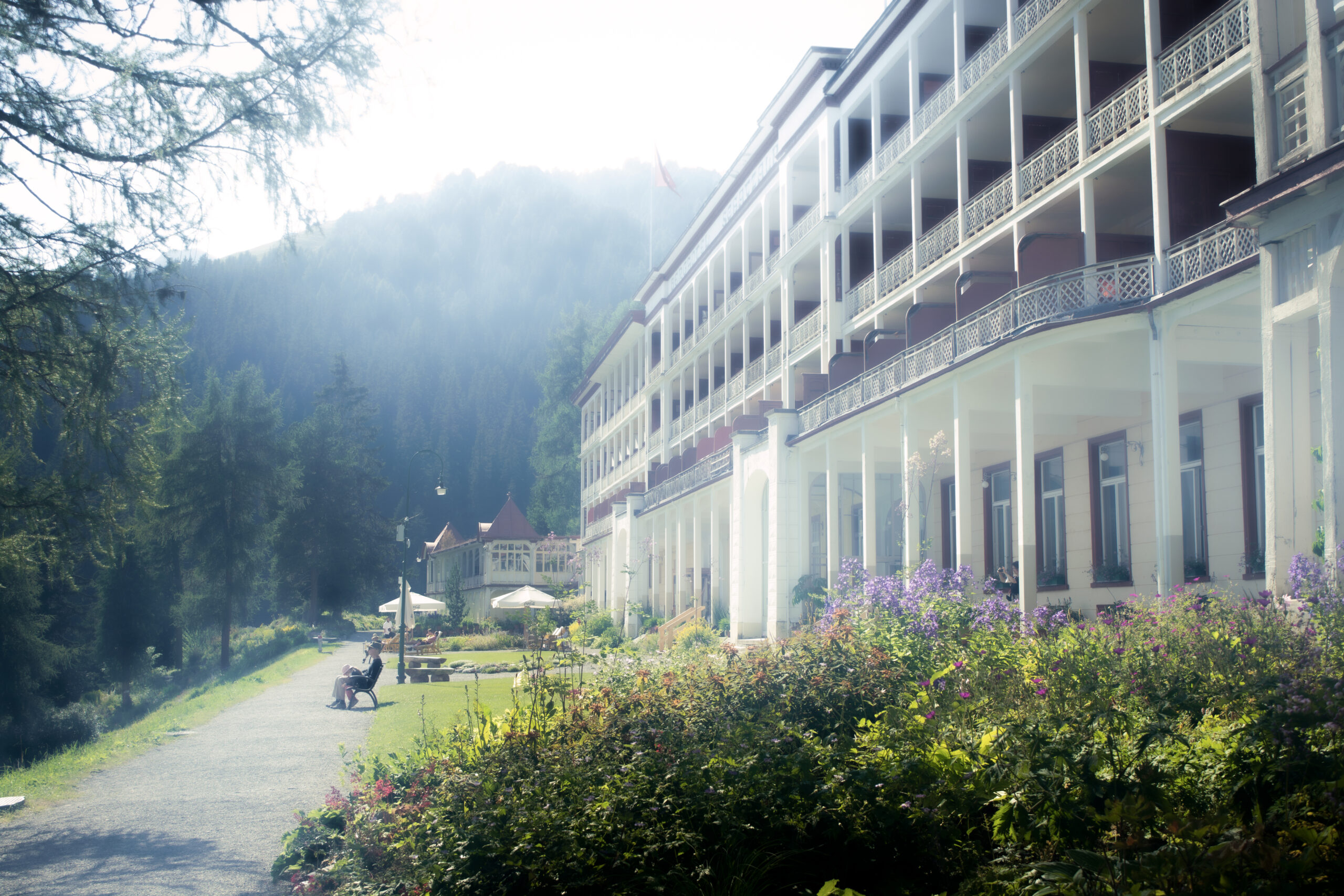 Valokuva parantolan julkisivusta