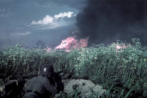 Poventsan paloa ja katutaisteluita. Poventsa 2.7.1942